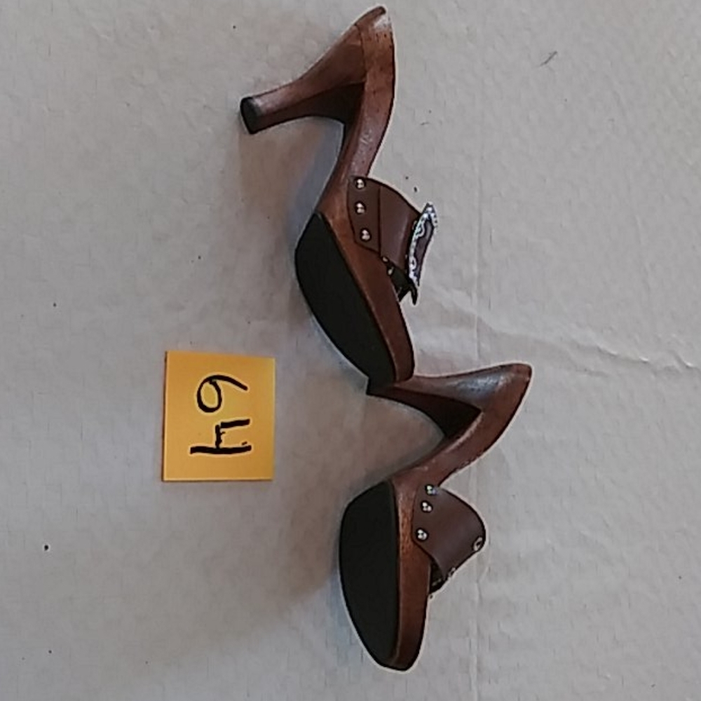 Heels - Picture 4 of 5